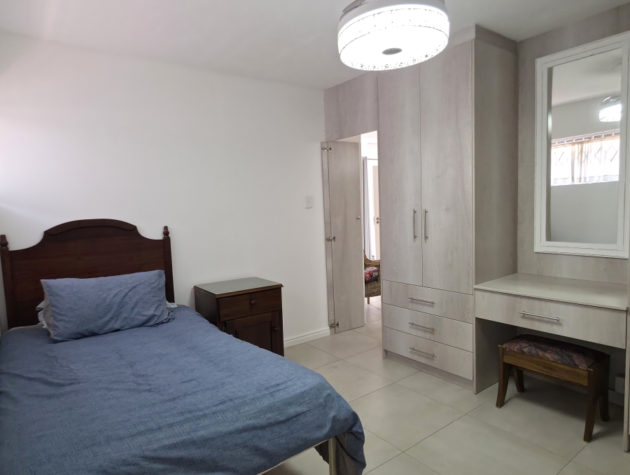 6 Bedroom Property for Sale in Wavecrest Eastern Cape